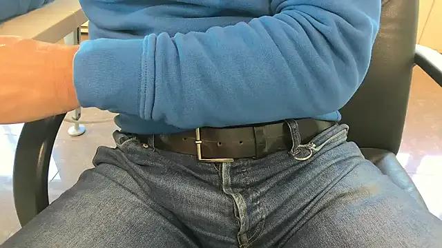 alessandroman2114 from StripChat is Freechat