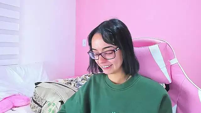 alexaa_fox from StripChat is Freechat