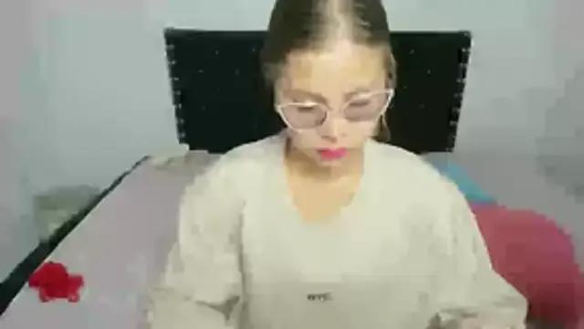 Alexandra_hot10 from StripChat is Freechat