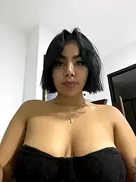 AlexiaFox_ from StripChat is Freechat