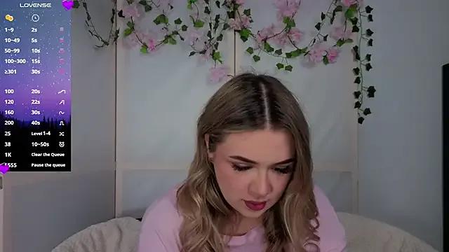 AliaBuerstatte from StripChat is Freechat