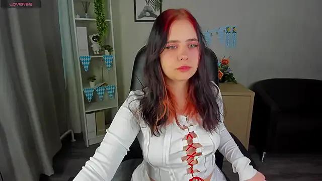 Alis_Platt from StripChat is Freechat