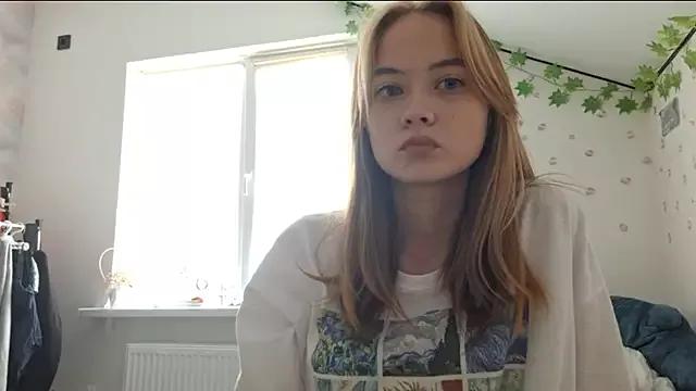ALISALISAAS from StripChat is Freechat