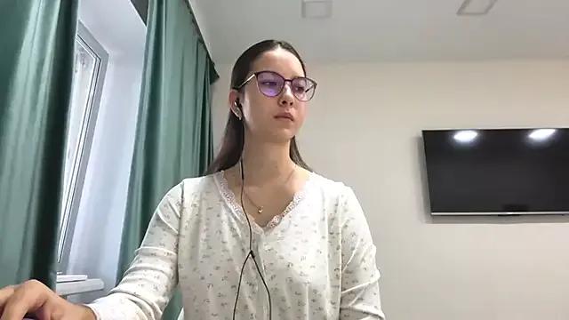 Allisgree from StripChat is Freechat