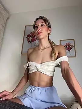 AlmmaMoon from StripChat is Freechat