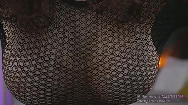 Alyonaqueen_ from StripChat is Freechat