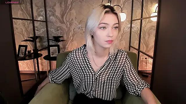 AlysiaSun_ from StripChat is Freechat