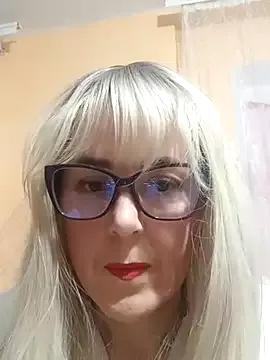 Amelialove42 from StripChat is Freechat