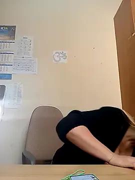 Ami_Foxy from StripChat is Freechat