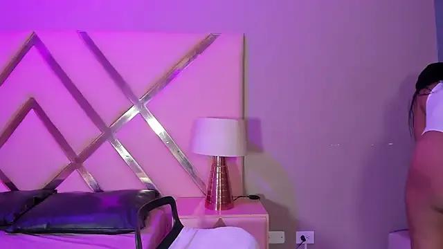 AnahisMonroe from StripChat is Freechat