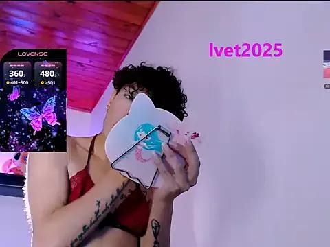 Anaisvelvet2025 from StripChat