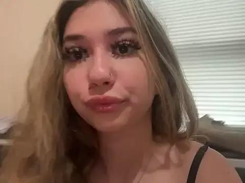 angelicasn0w from StripChat is Freechat