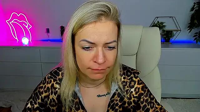 Anna_Snows from StripChat is Freechat