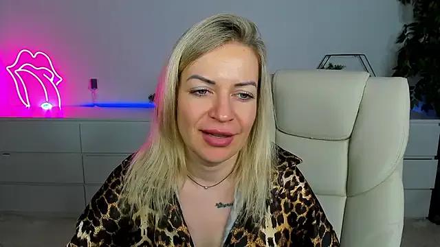 Anna_Snows from StripChat is Freechat