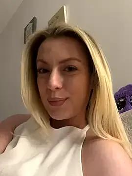 AnnastasiaMills from StripChat