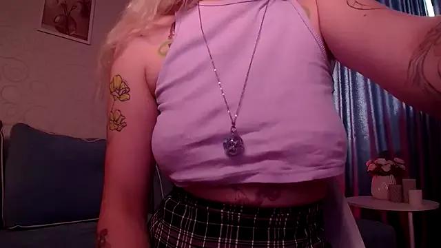 AnneTenet from StripChat