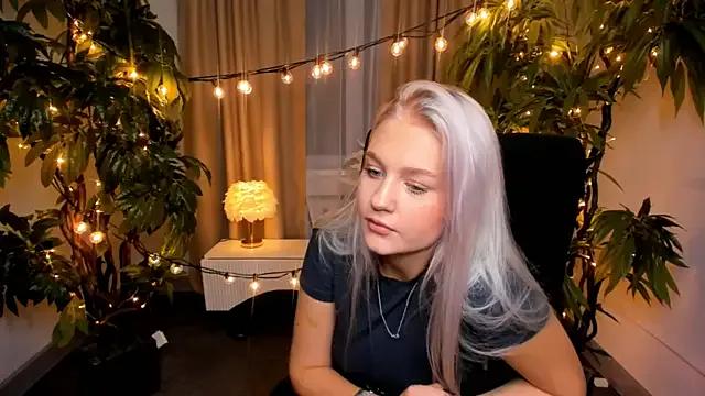 AnnieSwanson from StripChat is Freechat