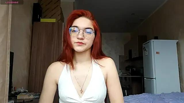 AnnikaDidomenico from StripChat is Freechat