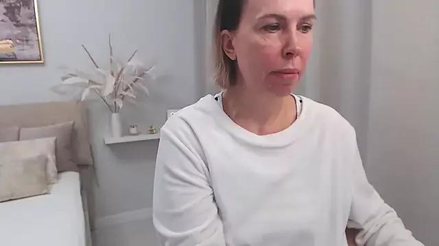 AnnyUBright from StripChat