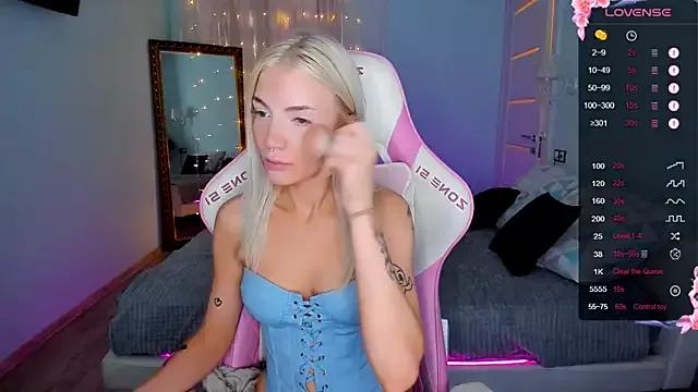 AnyaTaylor_ from StripChat is Freechat