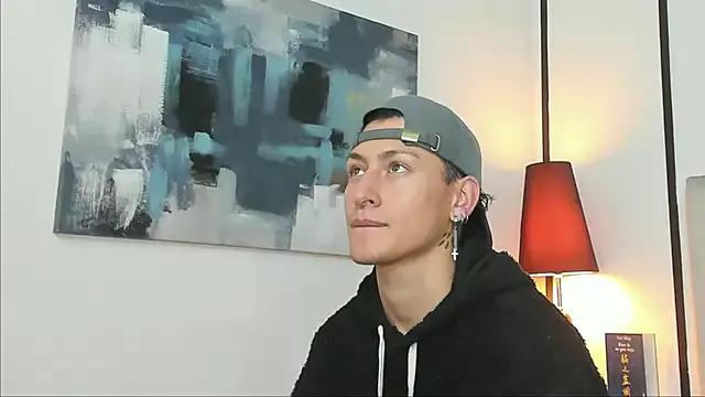 Aria_x_Orien on StripChat 