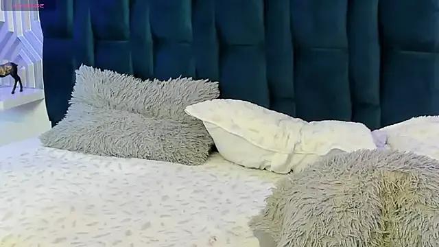 Arianna-Sanders from StripChat is Freechat