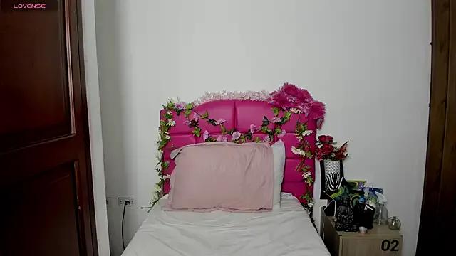 AriannaFox_ from StripChat is Freechat