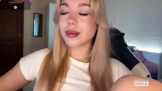 ariashaa from StripChat is Freechat