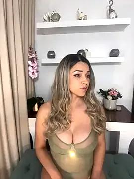 Ariazschernitz1 from StripChat