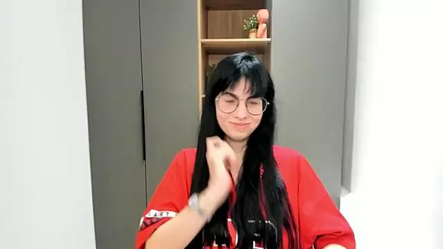 ArlineJanik from StripChat is Freechat
