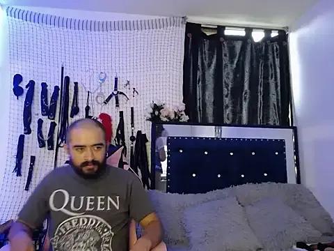 Aron_and_Queen_Annie from StripChat is Freechat