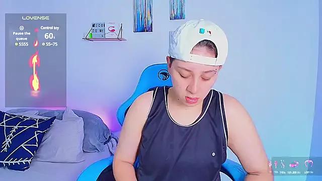 Aronmiller_ofi from StripChat is Freechat