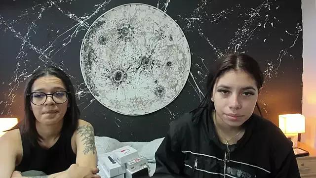 AsiaAndZoe from StripChat is Freechat