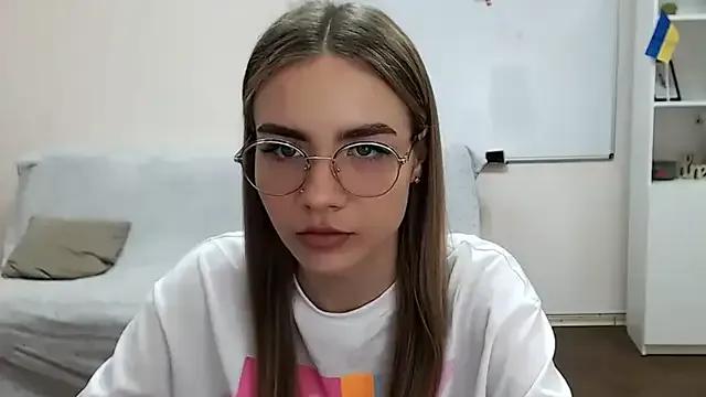 aSingleOne from StripChat is Freechat