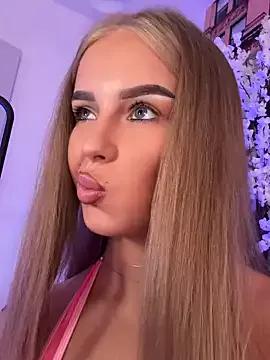 AubrieleRouj1 from StripChat is Freechat
