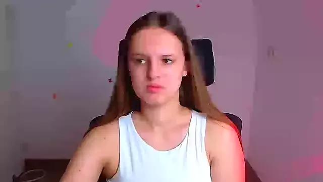 Aurora_White from StripChat is Freechat