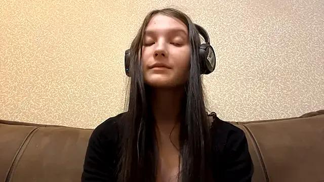 AurorAurora from StripChat is Freechat