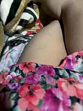 Aussiegirl13 from StripChat is Freechat