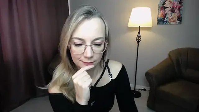 Ava_Elior on StripChat 