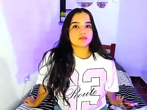 Babyhoney18 from StripChat