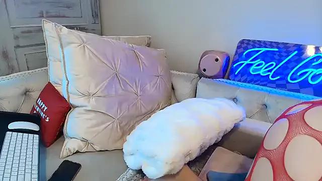 BarbieKarly from StripChat is Freechat