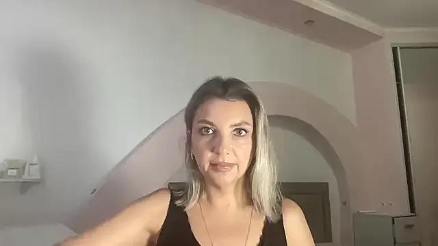 Beautysoul_ from StripChat is Freechat