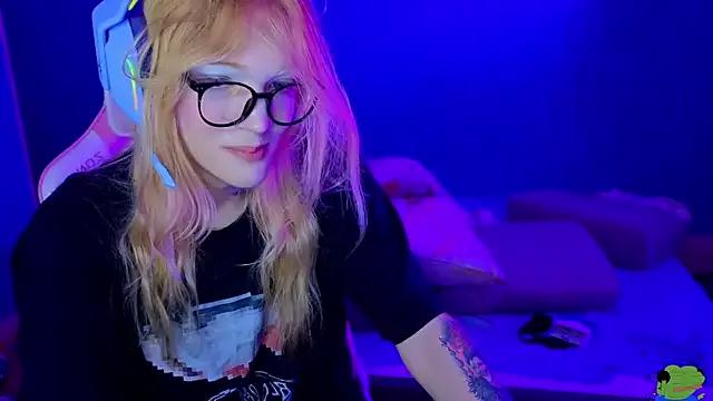 bekvafluttershy from StripChat is Freechat