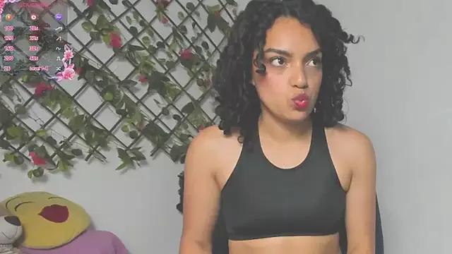 Bella_Goldenst from StripChat is Freechat
