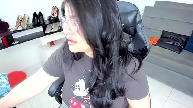 BellaFlaming from StripChat is Freechat