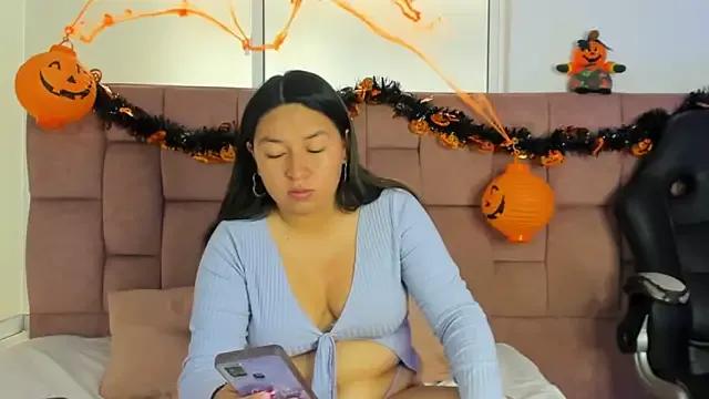 BellaRoux1 from StripChat