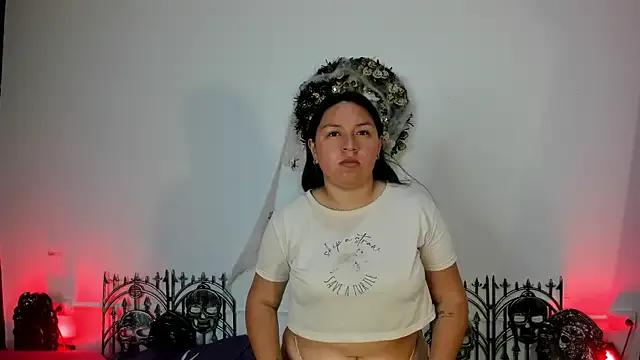 BellaRoux1 from StripChat