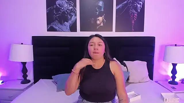 BellaRoux1 from StripChat