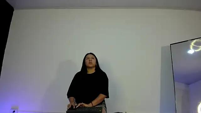 BellaRoux1 from StripChat