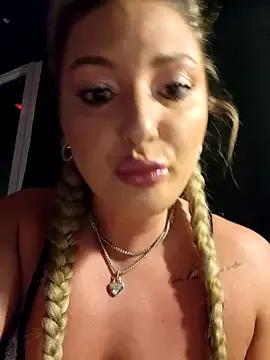 Blondie_Sasha from StripChat is Freechat